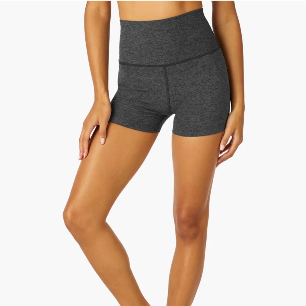 Beyond Yoga spacedye all for run shorts nwt charcoal black